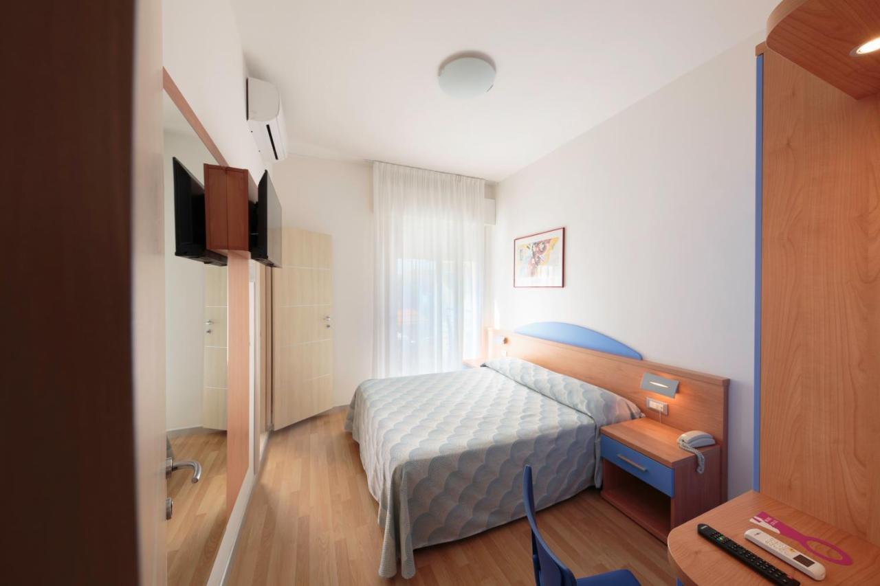 Hotel Riviera Caorle Bagian luar foto