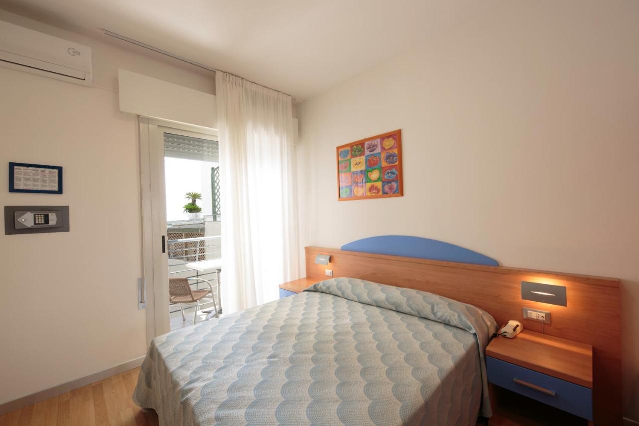 Hotel Riviera Caorle Bagian luar foto