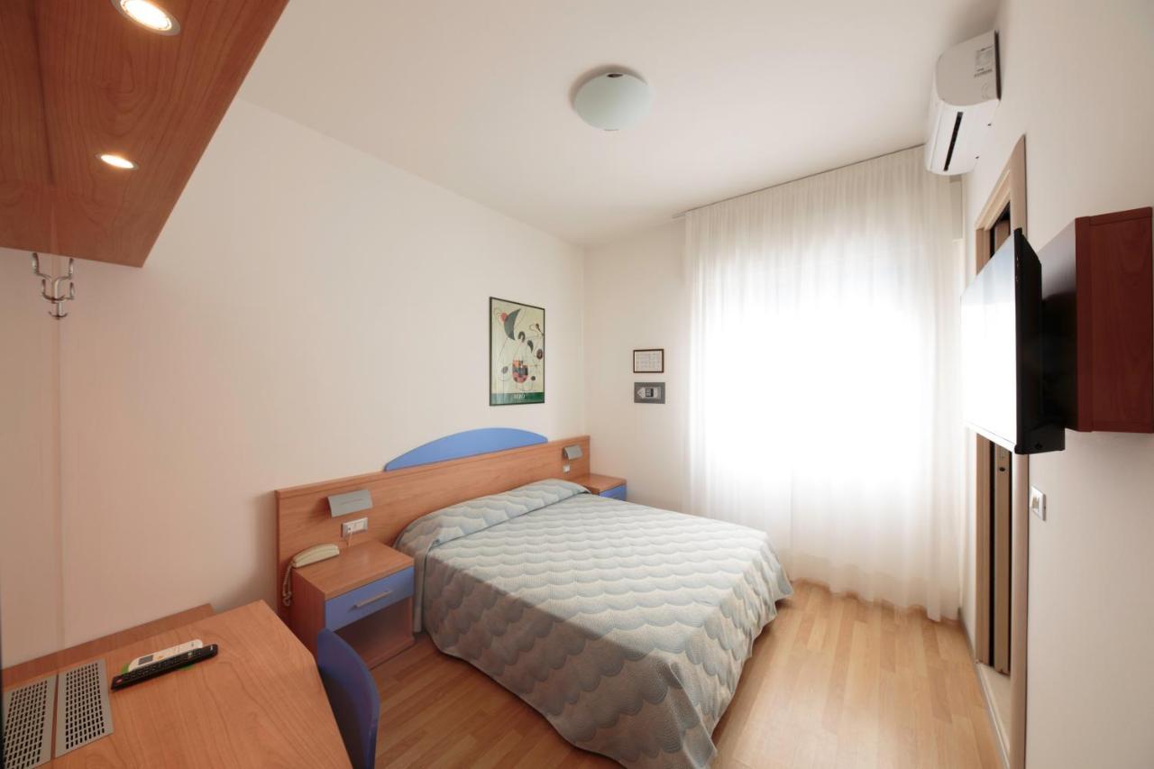 Hotel Riviera Caorle Bagian luar foto