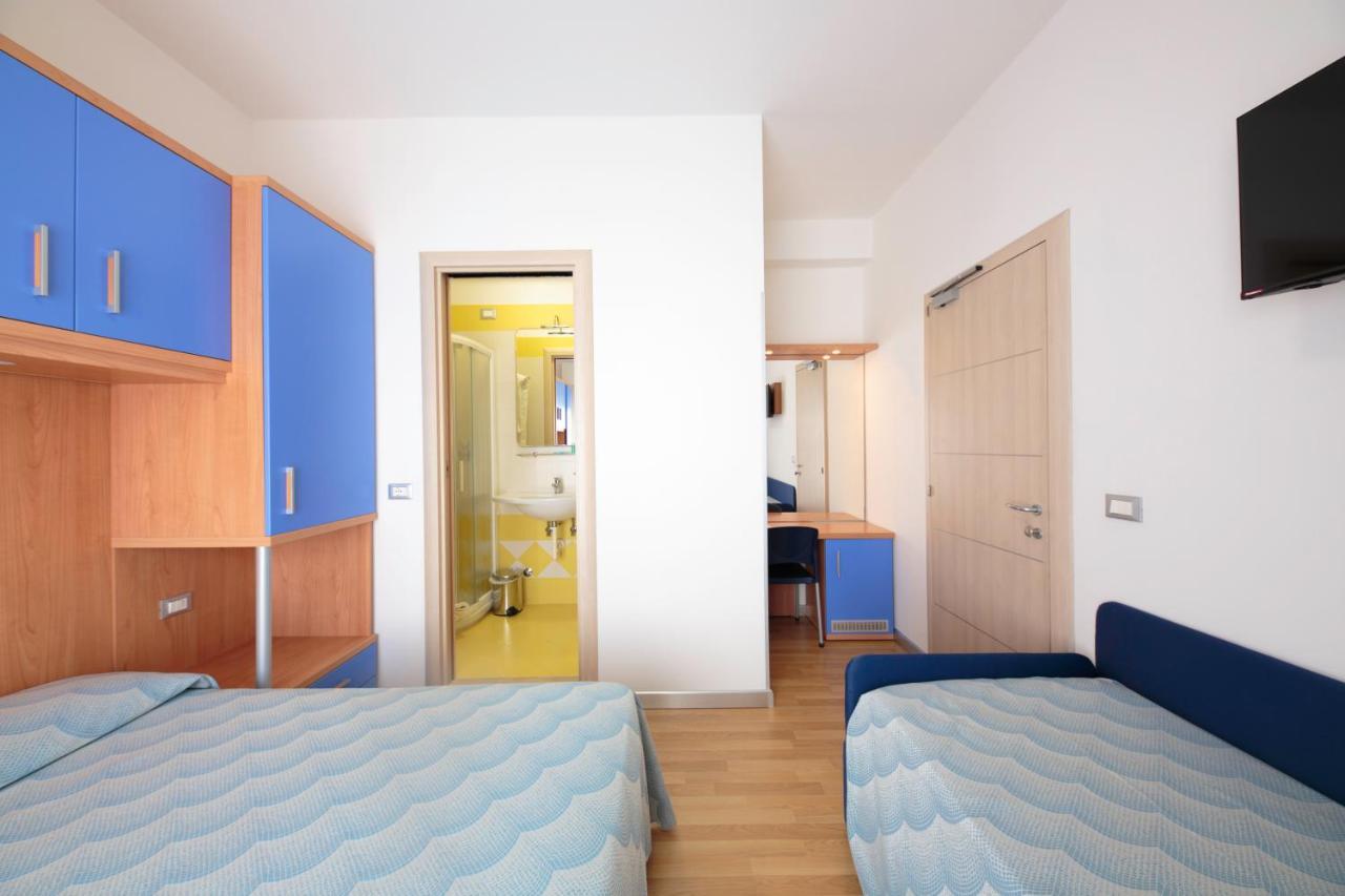 Hotel Riviera Caorle Bagian luar foto