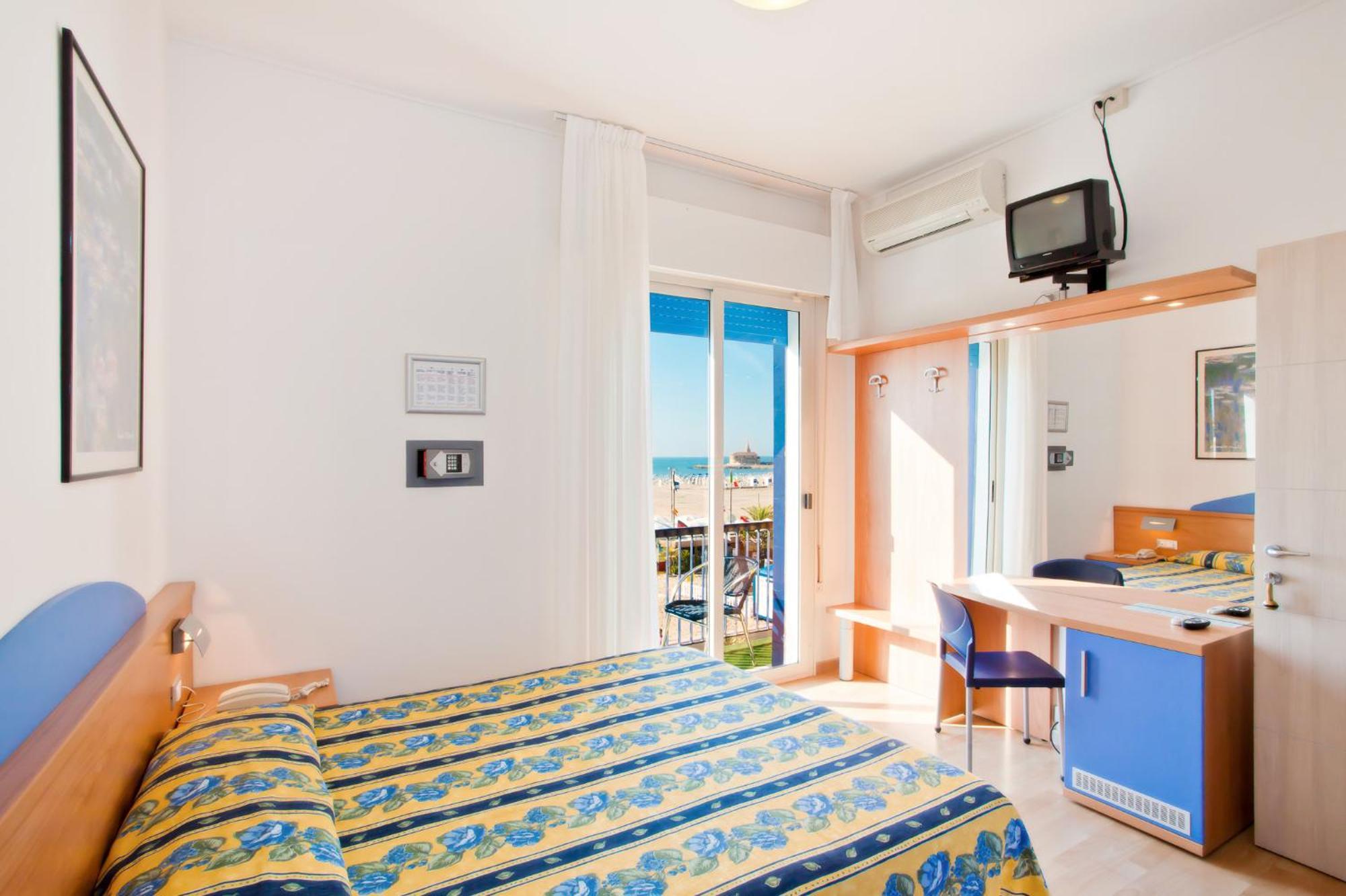 Hotel Riviera Caorle Bagian luar foto