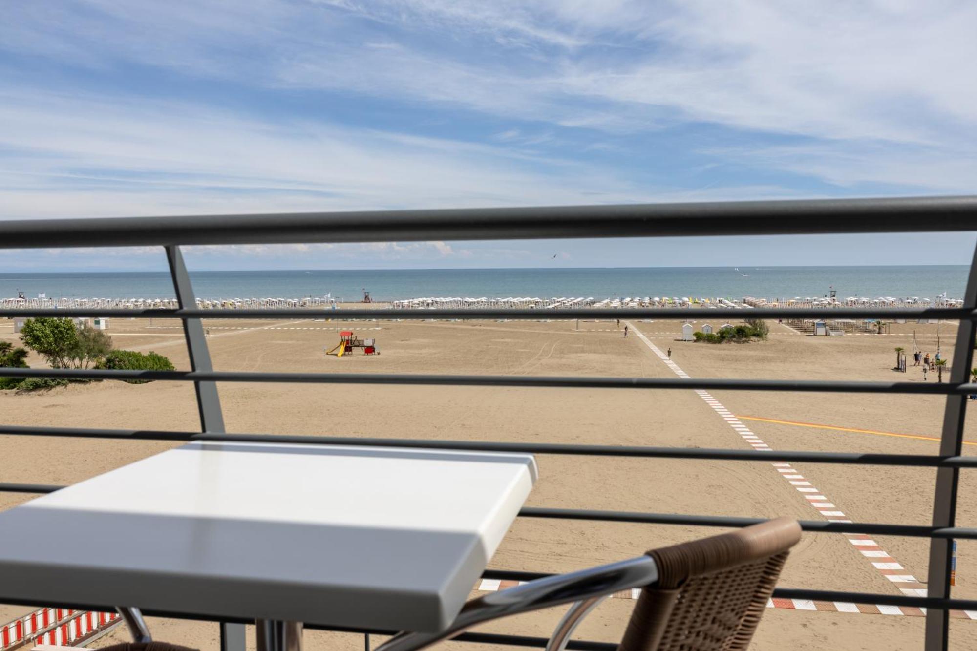 Hotel Riviera Caorle Bagian luar foto