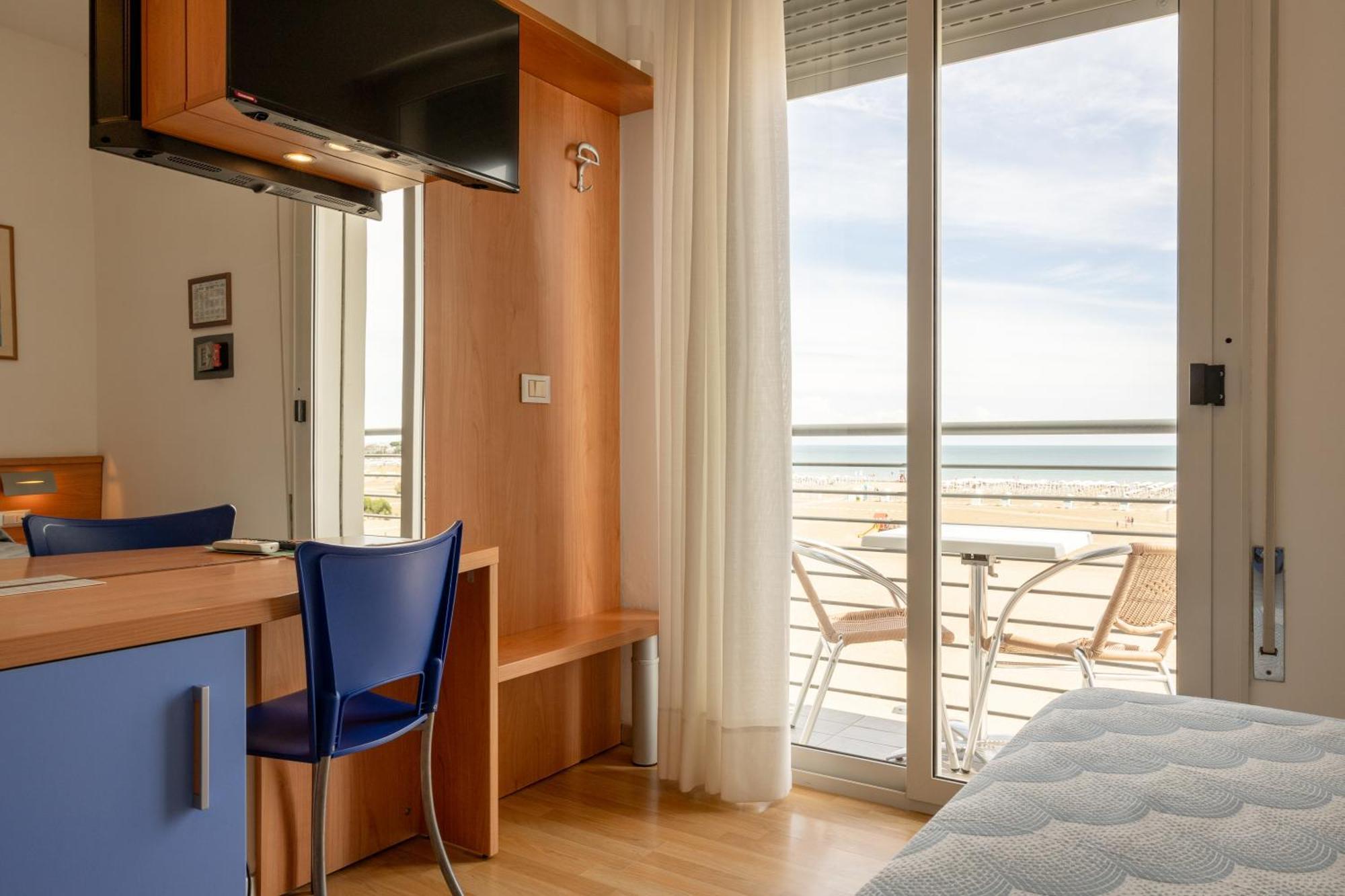 Hotel Riviera Caorle Bagian luar foto