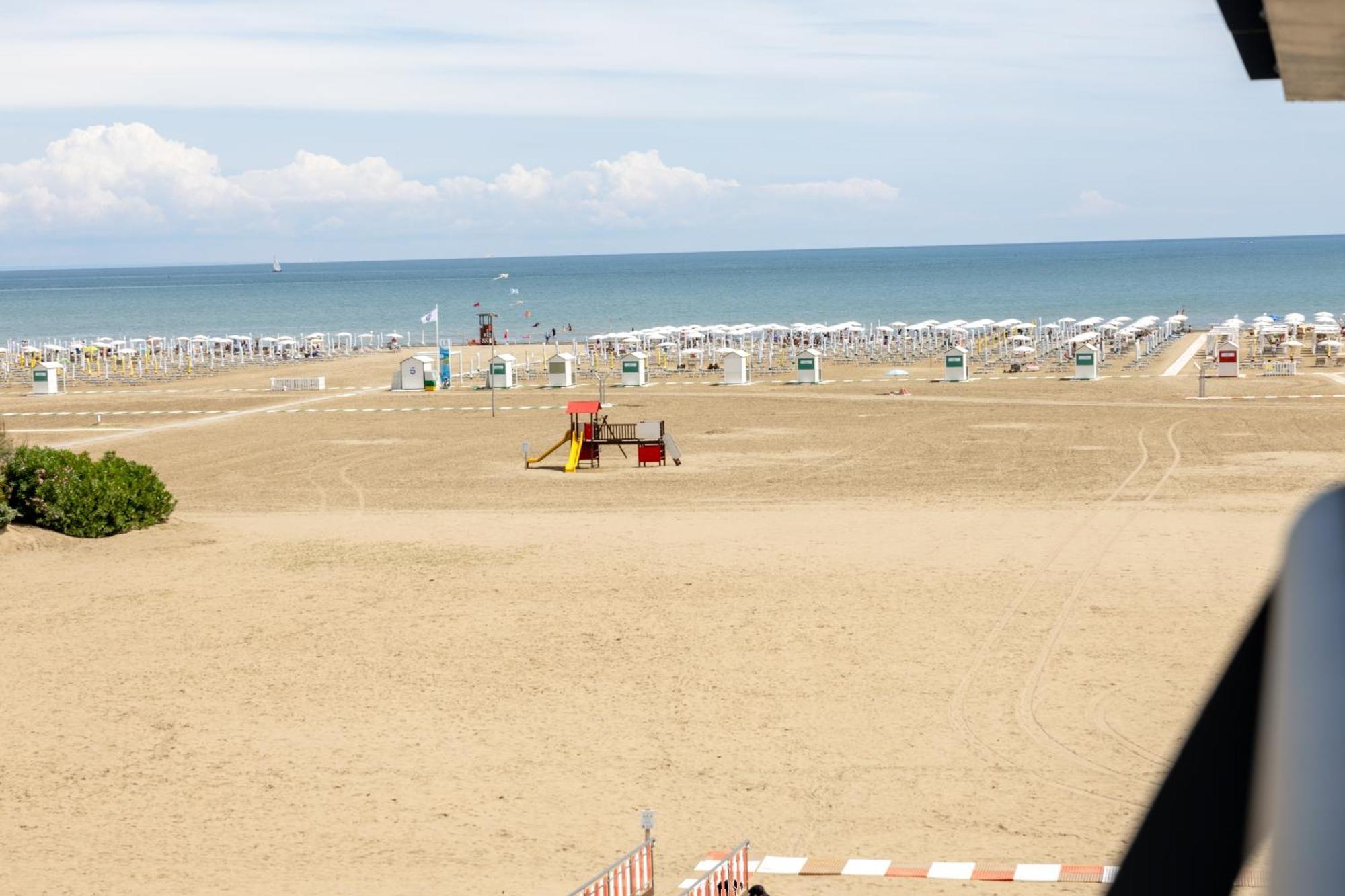 Hotel Riviera Caorle Bagian luar foto