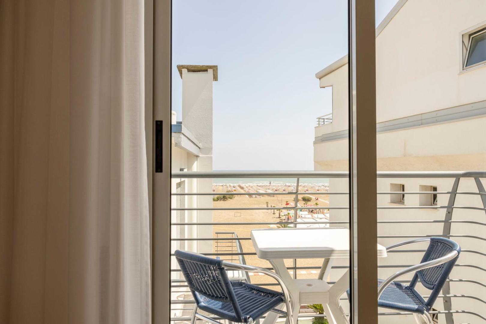 Hotel Riviera Caorle Bagian luar foto