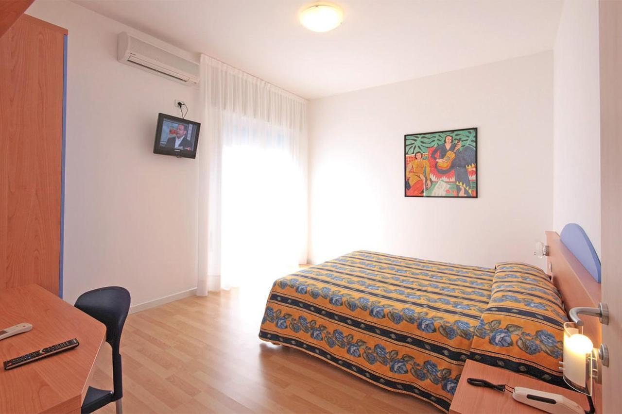 Hotel Riviera Caorle Ruang foto